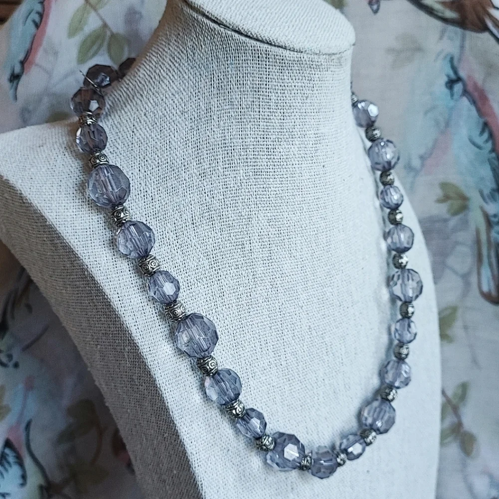 Grey Lavender Plastic Acrylic Lucite Faceted Bead Cut Beaded Vintage Necklace